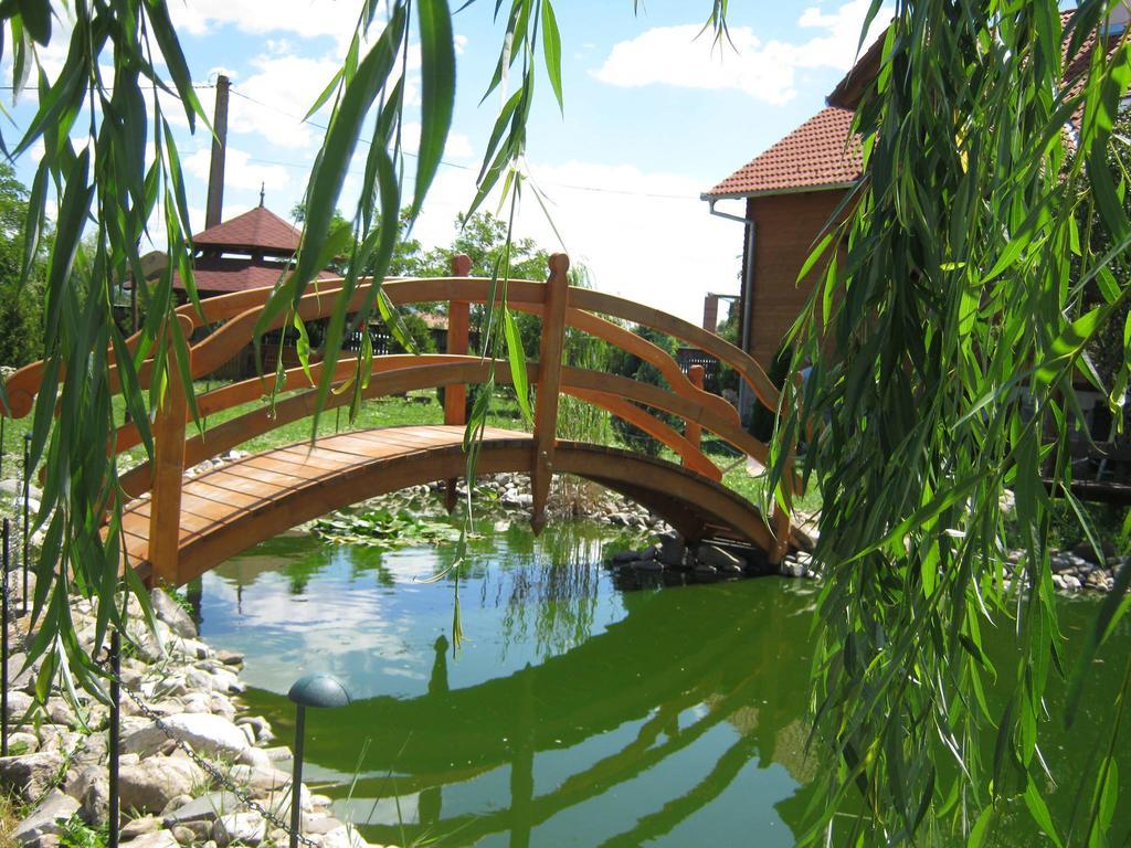 Zárug Vendégház Lăzarea Extérieur photo